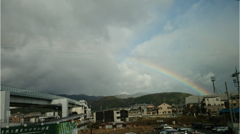 阪急電車から見た虹.png